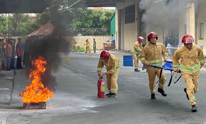 Bình Dương: Hội thi Chiến sỹ phòng cháy chữa cháy cho công ty hơn 1.000 công nhân