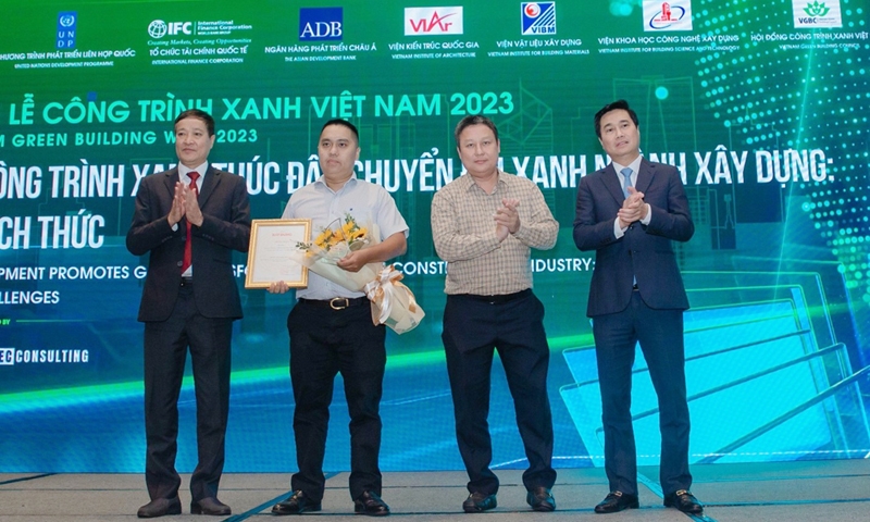 Báo Xây dựng trao giải “Cuộc thi viết về Công trình xanh Việt Nam 2023”