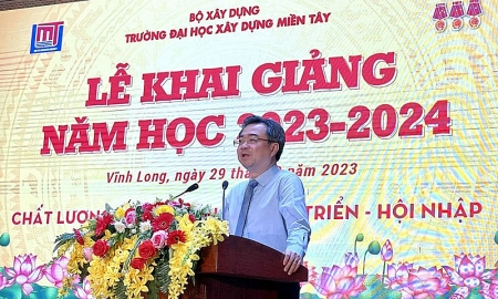 Bộ trưởng Bộ Xây dựng Nguyễn Thanh Nghị dự Lễ khai giảng năm học 2023-2024 trường Đại học Xây dựng Miền Tây