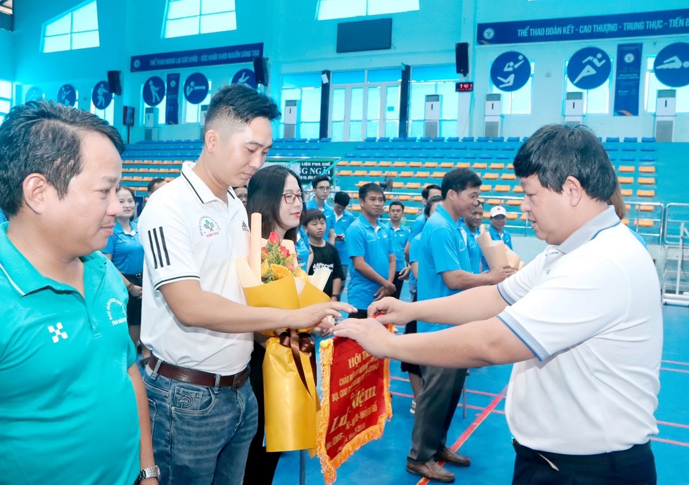 Tổ chức Hội thao chào mừng Ngày thành lập hai Ban Quản lý dự án xây dựng lớn nhất Quảng Ngãi