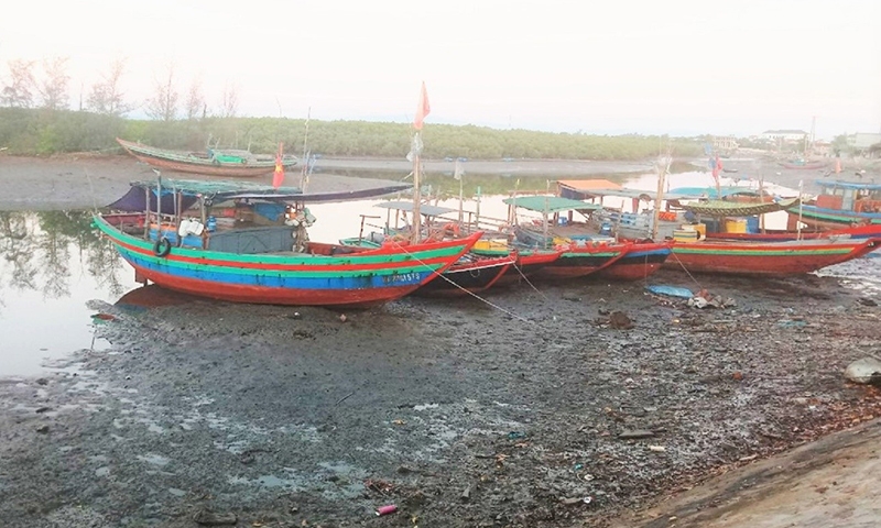 Hà Tĩnh: Nhiều cảng cá bồi lắng nghiêm trọng, gây nguy hiểm khi tàu, thuyền tìm bến neo đậu mùa mưa bão