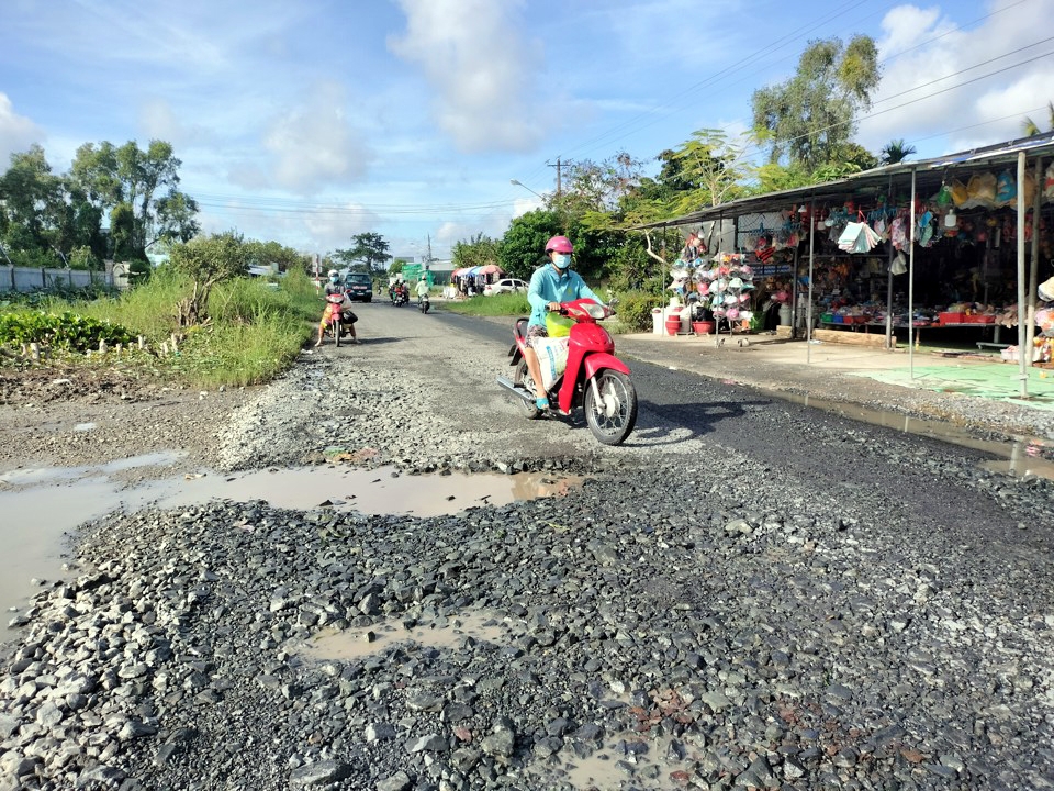 Bài 1: Điệp khúc sửa rồi lại hỏng