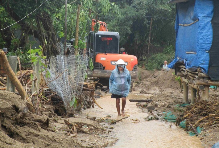 Bình Định: Người dân lo sợ núi Cấm tiếp tục bị sạt lở vào mùa mưa