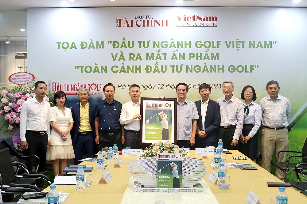 Lần đầu tiên ra VietnamFinance mắt Đặc san “Toàn cảnh đầu tư ngành golf Việt Nam”