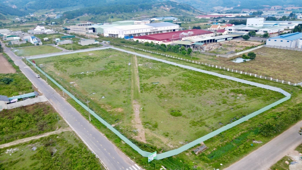 Lâm Đồng: Sau nhiều tháng khởi công, dự án nhà ở xã hội Khu công nghiệp Phú Hội vẫn “bất động”