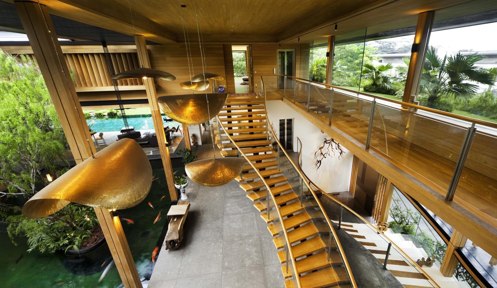 'Ốc đảo nhiệt đới' mát mắt bên trong căn nhà gỗ ở Singapore