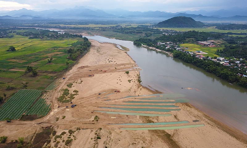 Quảng Ngãi: Mỏ đất đắp đầu tiên phục vụ dự án đường Hoàng Sa – Dốc Sỏi được cấp phép