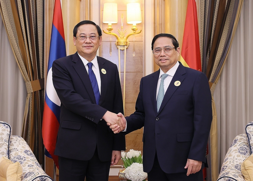 Thủ tướng Phạm Minh Chính gặp Thủ tướng Lào Sonexay Siphandone