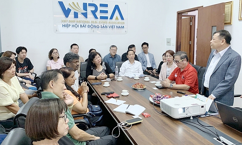VNREA mở rộng hợp tác quốc tế thông qua cuộc gặp gỡ với Viện nghiên cứu Bất động sản Singapore