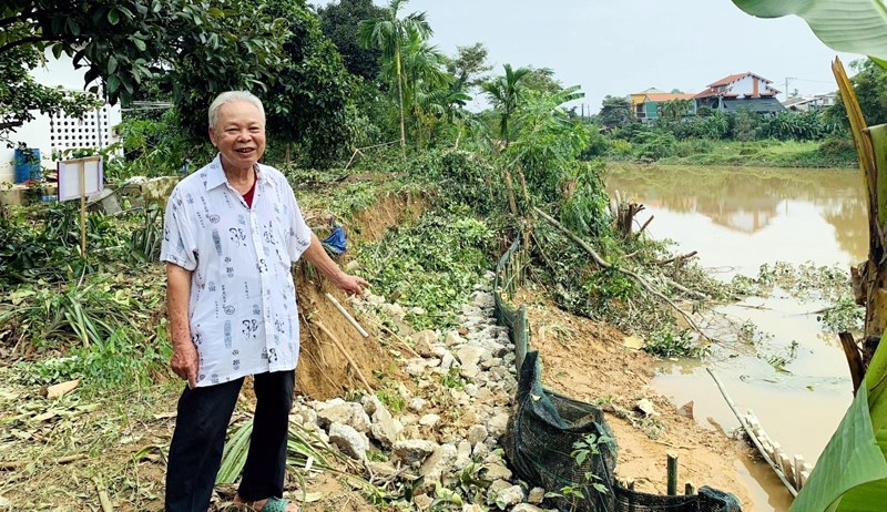 Thừa Thiên – Huế: Người dân sống sát bờ sông, bờ biển “thấp thỏm” lo sạt lở mất nhà