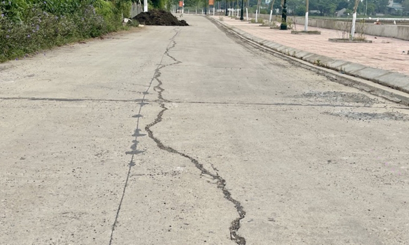 Đường bê tông sụt lún ở Gia Viễn (Ninh Bình): Đã hết thời gian bảo hành nhưng sẽ cho sửa chữa