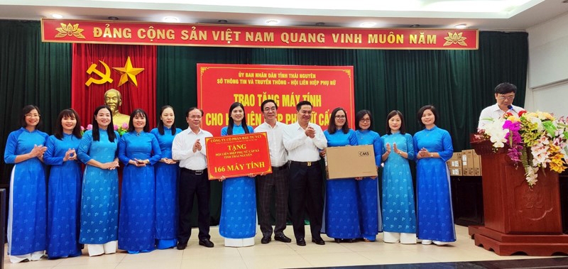 Thái Nguyên: Tặng 166 máy tính cho Hội Liên hiệp phụ nữ cấp xã trên địa bàn