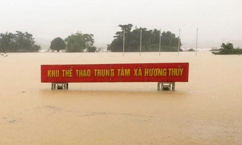 Hà Tĩnh: Nhiều hộ dân bị cô lập, công trình giao thông sạt lở do mưa lũ