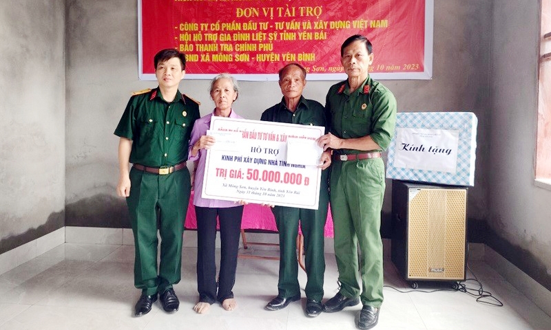 Yên Bình (Yên Bái): Trao nhà tình nghĩa cho cựu chiến binh, người thờ cúng liệt sỹ xã Mông Sơn