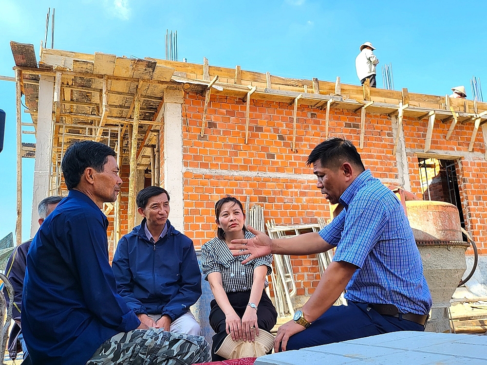 Hàng chục hộ dân Quảng Ngãi nhận đất, xây dựng nhà cửa kiên cố trong các Khu tái định cư cao tốc Bắc – Nam