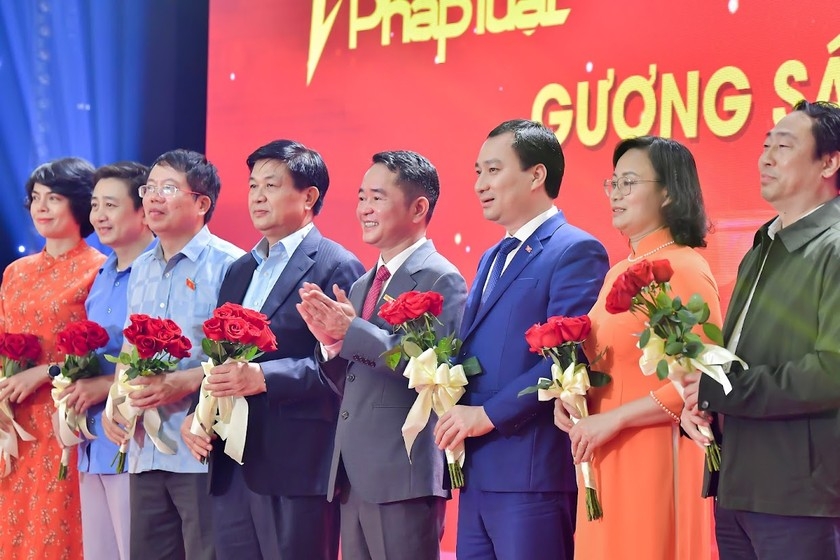 Tôn vinh 50 Gương sáng Pháp luật năm 2023