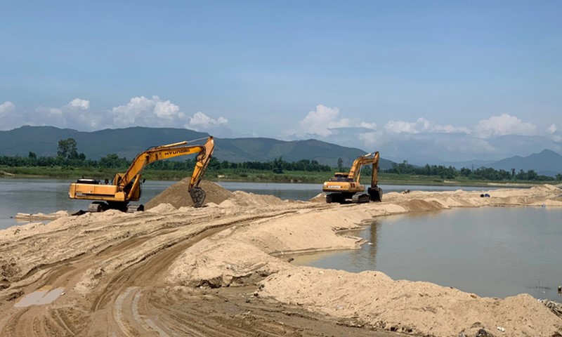 Hà Nội: Tổ chức đấu giá quyền khai thác 3 mỏ cát
