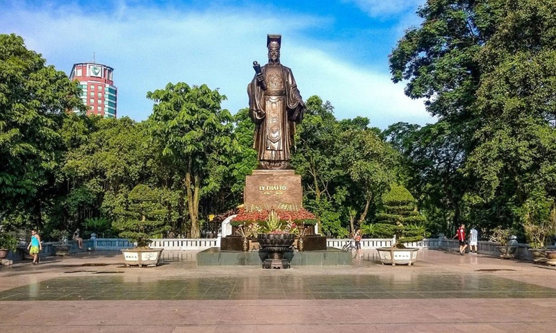 Hà Nội: Tăng cường công tác quản lý tượng đài, tranh hoành tráng