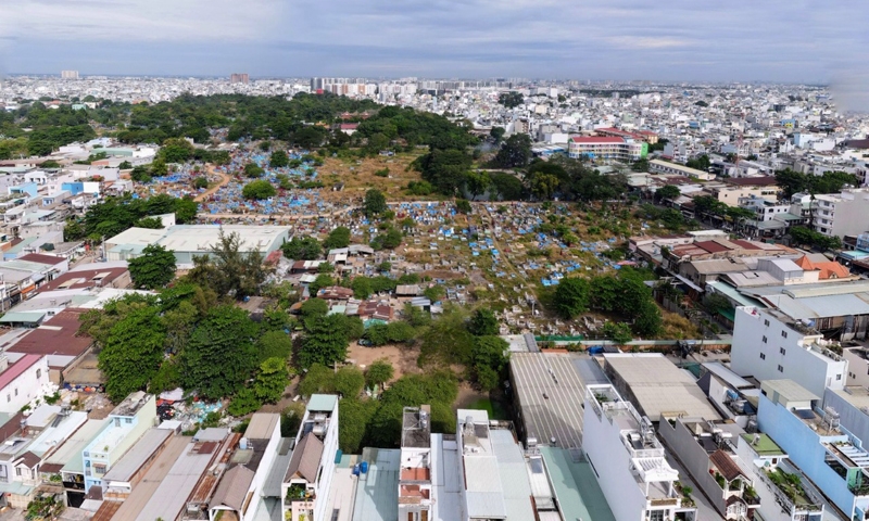 Thành phố Hồ Chí Minh: Hoàn thành di dời Nghĩa trang Bình Hưng Hoà sớm để xây trường học, công viên