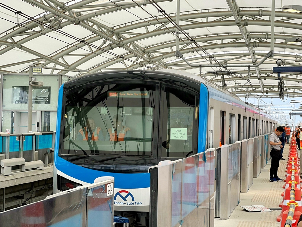 Thành phố Hồ Chí Minh: Dự án metro số 1 sắp hoàn thành, dự kiến bán vé vào tháng 7/2024