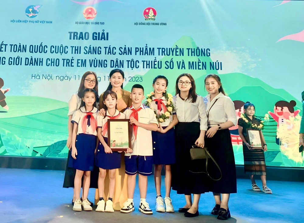Trường Tiểu học thị trấn Tây Sơn giành giải Nhất cuộc thi sáng tác sản phẩm truyền thông về bình đẳng giới