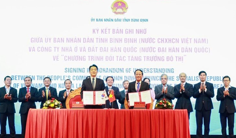 Hội nghị Gặp gỡ các Trưởng cơ quan đại diện ngoại giao và tổ chức nước ngoài lần đầu tiên tại Bình Định