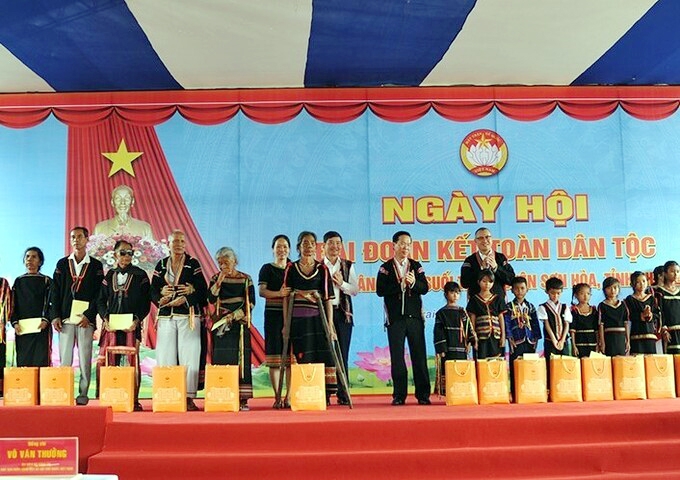 Chủ tịch nước Võ Văn Thưởng dự Ngày hội Đại đoàn kết toàn dân tộc tại Phú Yên