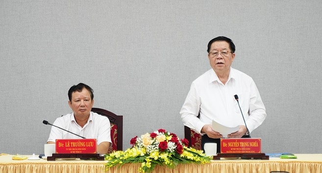 Trưởng Ban Tuyên giáo Trung ương Nguyễn Trọng Nghĩa làm việc với lãnh đạo tỉnh Thừa Thiên - Huế