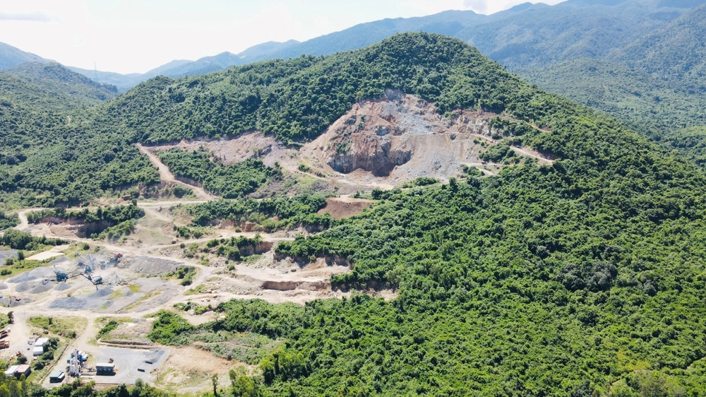 Khánh Hòa: Làm đơn tố cáo mỏ đá Hòn Giốc Mơ khai thác trên phần đất của dân