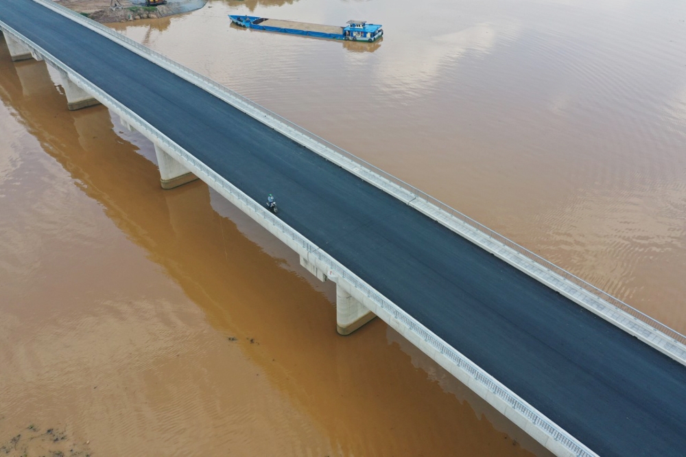 Thành phố Hồ Chí Minh: Cầu Long Đại đang hoàn thành những hạng mục cuối để thông xe dịp cuối năm