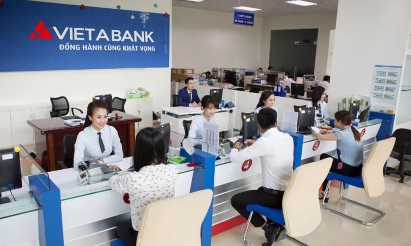 VietAbank, Indovinabank bị cảnh báo tiềm ẩn rủi ro mất cân bằng kỳ hạn và thanh khoản