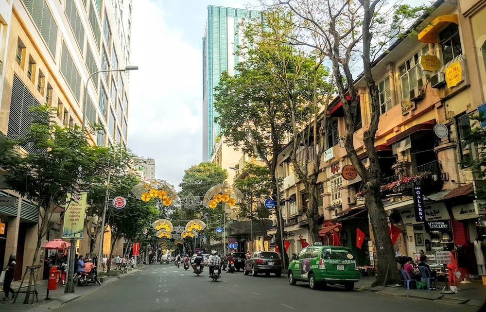 Hai tuyến phố ở Việt Nam có giá thuê mặt bằng thuộc hàng đắt nhất thế giới