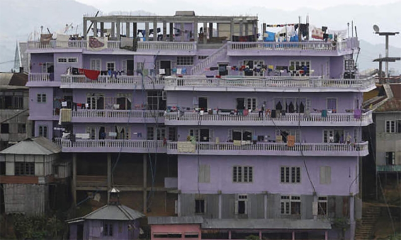 Kinh ngạc gia đình lớn nhất thế giới với 199 người sống dưới một mái nhà