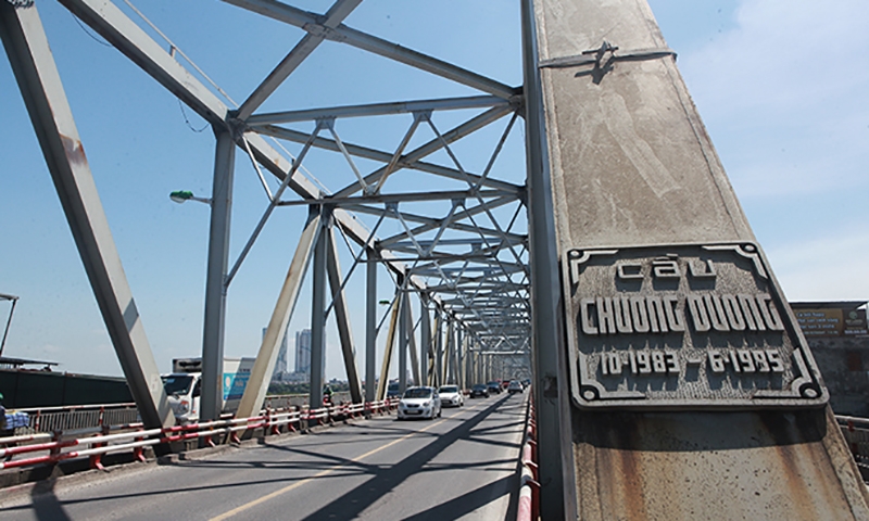 Hà Nội: Phân luồng, tổ chức lại giao thông qua cầu Chương Dương