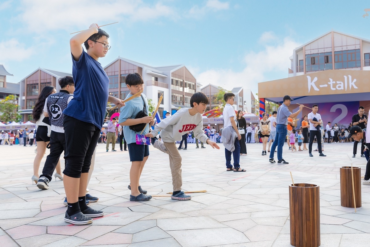 Hàng nghìn người đắm chìm trong văn hóa Hàn Quốc tại lễ hội “K-Day in K-Town”