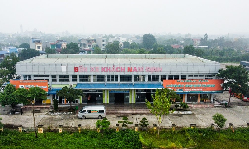 Yêu cầu xử lý hàng loạt vi phạm của bến xe khách Nam Định