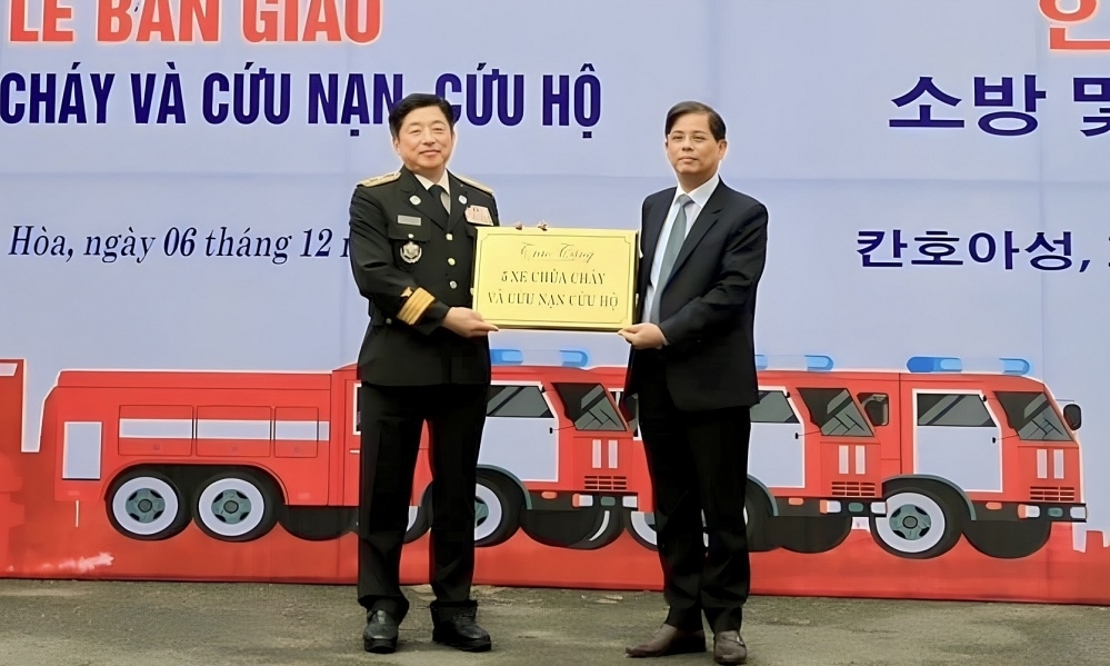 Khánh Hòa tiếp nhận 5 xe chữa cháy do Hàn Quốc trao tặng