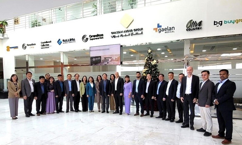 Chủ tịch UBND tỉnh Bình Định làm việc với Tập đoàn Ghassan About tại UAE