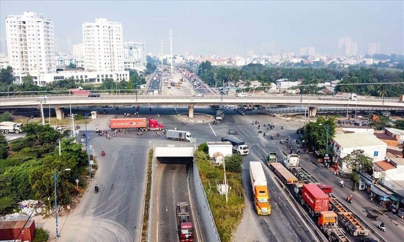 Thành phố Hồ Chí Minh thông qua 18 dự án đầu tư công nhóm A, B
