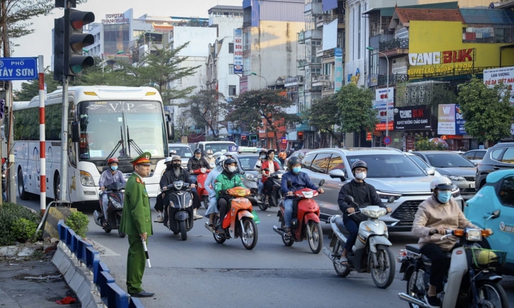 Hà Nội: Tiến hành 'xén' đường tại nút giao Ngã Tư Sở để giảm ùn tắc giờ cao điểm