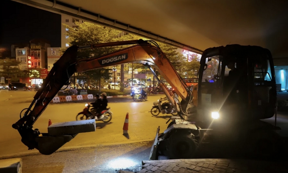 Hà Nội: Tiến hành 'xén' đường tại nút giao Ngã Tư Sở để giảm ùn tắc giờ cao điểm