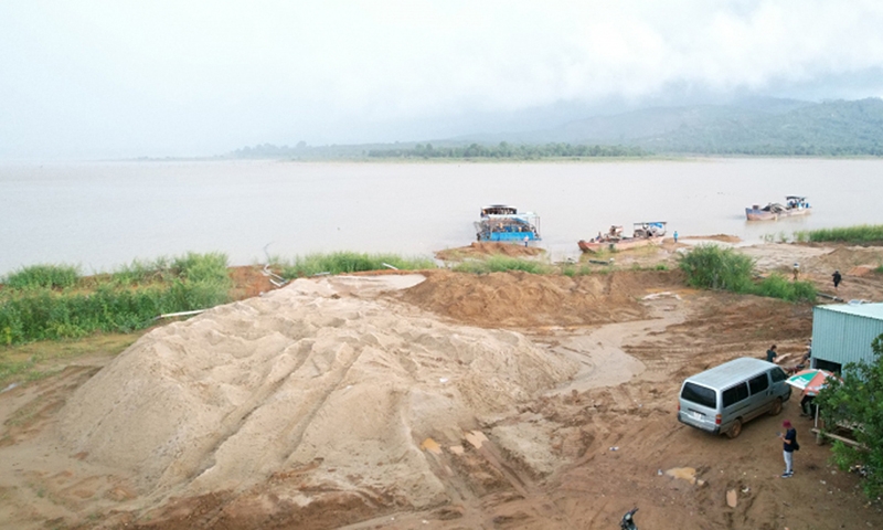 Gia Lai: Xử lý nghiêm việc khai thác cát trái phép trên sông Sê San