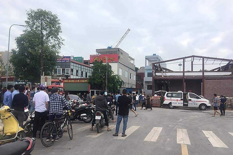 Sập mái nhà đang thi công ở Thái Bình khiến 8 người thương vong