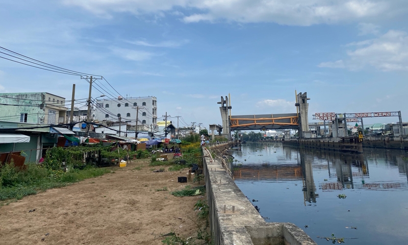 Thành phố Hồ Chí Minh: Sống cảnh ngập úng… bên dự án chống ngập