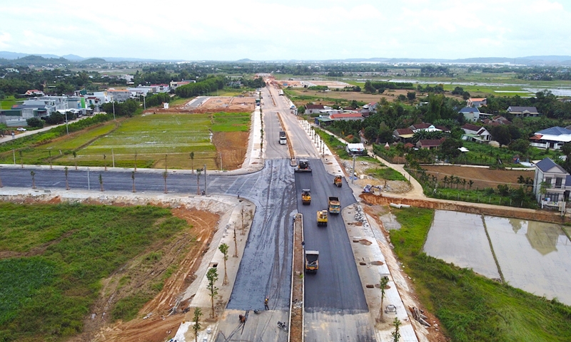 “Canh” thời tiết để thi công đường 700 tỷ ở Quảng Ngãi