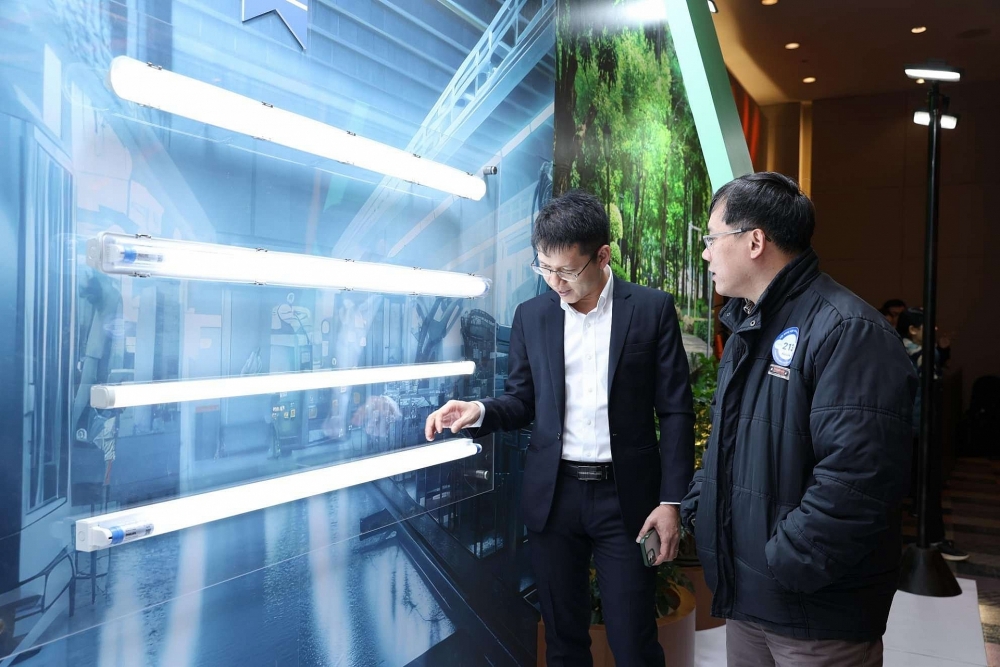 Signify Việt Nam và Hoa Hoa hợp tác phân phối ánh sáng chuyên dụng đến các công trình xây dựng