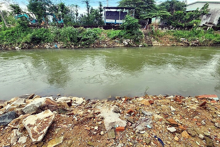 Bình Định: Vì sao tạm dừng thi công kè sông Gò Chàm?