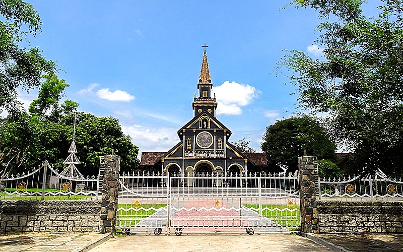 Nhà thờ gỗ Kon Tum - Kiến trúc độc đáo tại Tây Nguyên