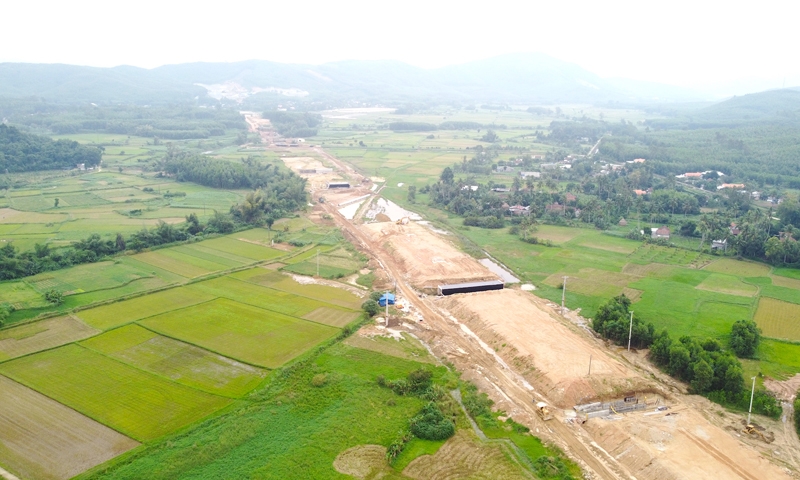 Quảng Ngãi: Huyện Mộ Đức bàn giao 100% mặt bằng cao tốc Bắc – Nam