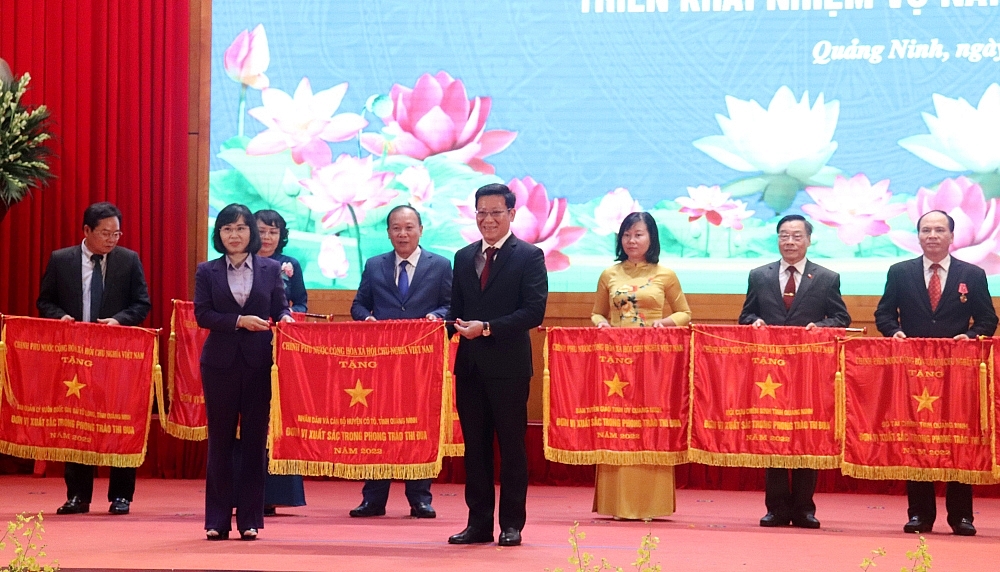 Quảng Ninh: Nhiều tập thể cá nhân được thưởng huân chương
